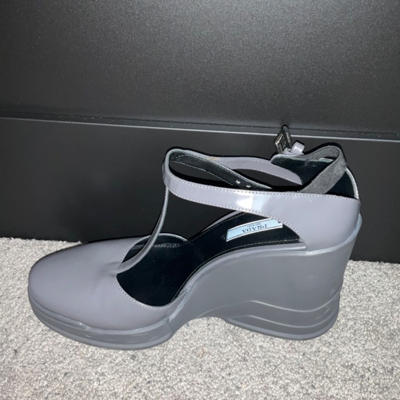 Prada - Picture 7 of 14